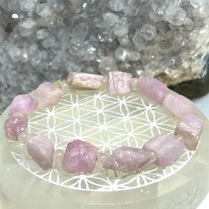 Hand made pink kunzite & rose quartz stretch bracelet
